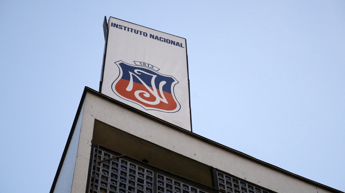 Hito histórico: El Instituto Nacional recibirá a sus primeras alumnas