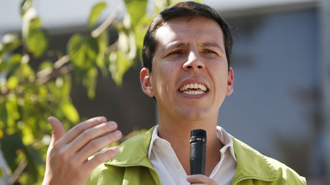 Congreso aprobó propuesta que permite candidatura de Claudio Castro en Renca