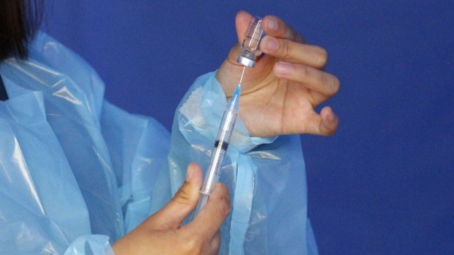 Chillán: Vía WhatsApp y por 15 mil pesos, ofrecían vacunas anti-Covid a domicilio