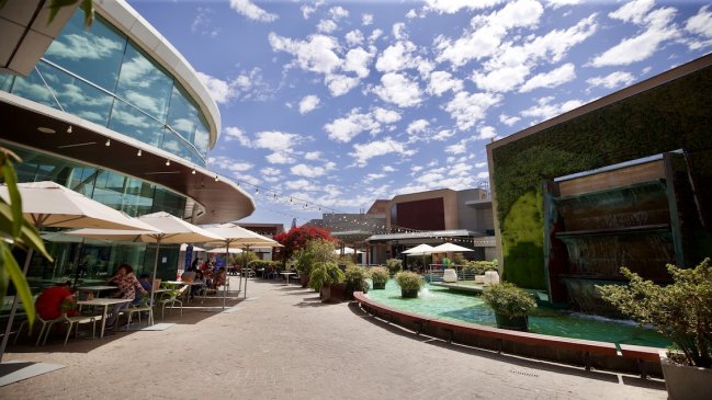 Mall de Quilicura completó un 75% de operatividad tras destrucción durante el estallido social