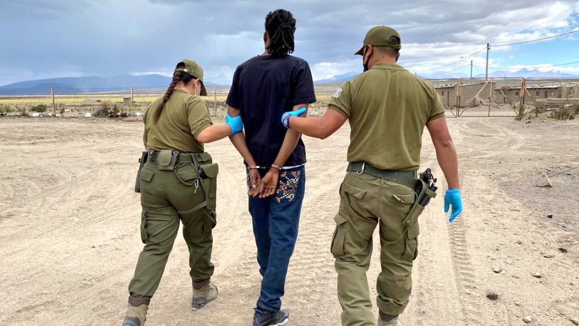 Otra vez intentaron sobornar a Carabineros en Tarapacá: Uno quería ingresar ilegal, el otro anular su detención