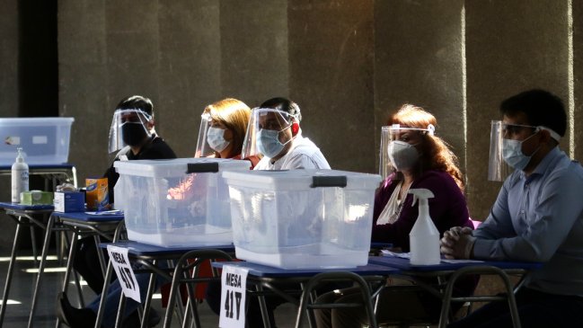 Vocales de mesa serán vacunados contra el Covid-19 desde la próxima semana