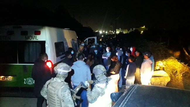 Carrera clandestina con 170 personas en Concón: Conductor intentó atropellar a marino