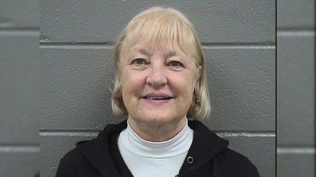 Detienen a mujer que viajó 30 veces gratis en avión alrededor del mundo