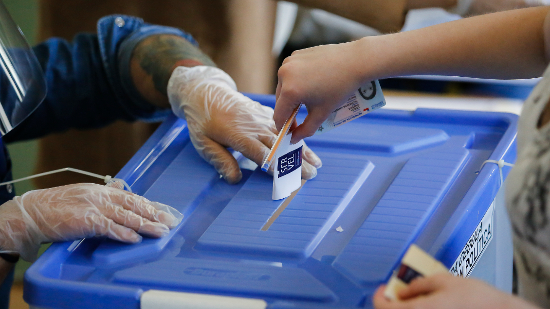 Un 62% está de acuerdo con postergar las elecciones por la pandemia, según Cadem