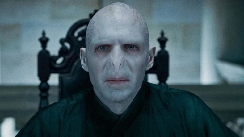 Ralph Fiennes salió en defensa de J.K. Rowling: 