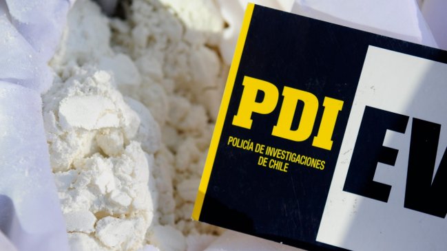 Sujeto fue detenido sin mascarilla, sin permiso y con drogas durante cuarentena en Curicó