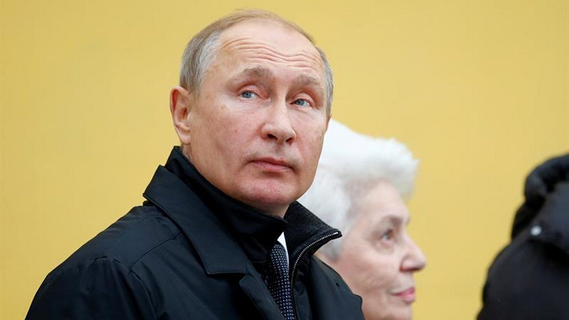 Putin se vacuna contra el Covid-19 mientras los rusos siguen desconfiados con el proceso