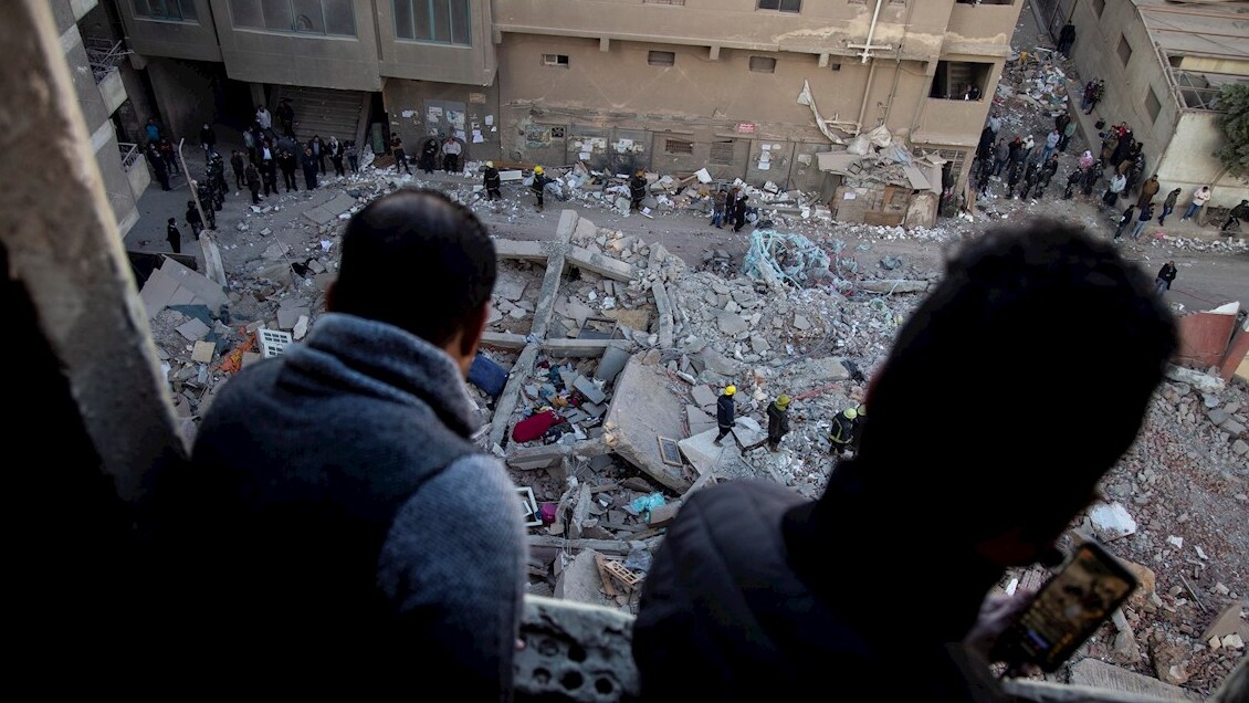 Colapso de edificio dejó al menos 23 muertos en El Cairo