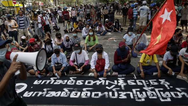 Jefes militares de EEUU, Reino Unido, Alemania y otros nueve países condenan la matanza en Birmania