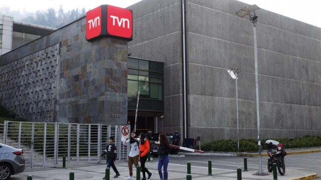 Televisión Nacional dará apoyo vitalicio a camarógrafo que perdió un ojo en atentado