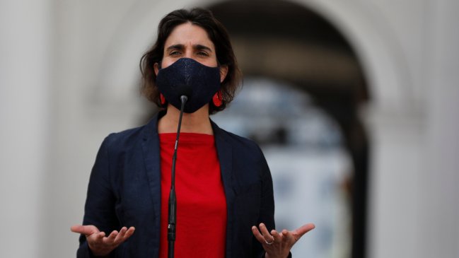 Ministra por bonos: Cuando se instala la idea que todo tiene letra chica, la gente deja de ir a buscar