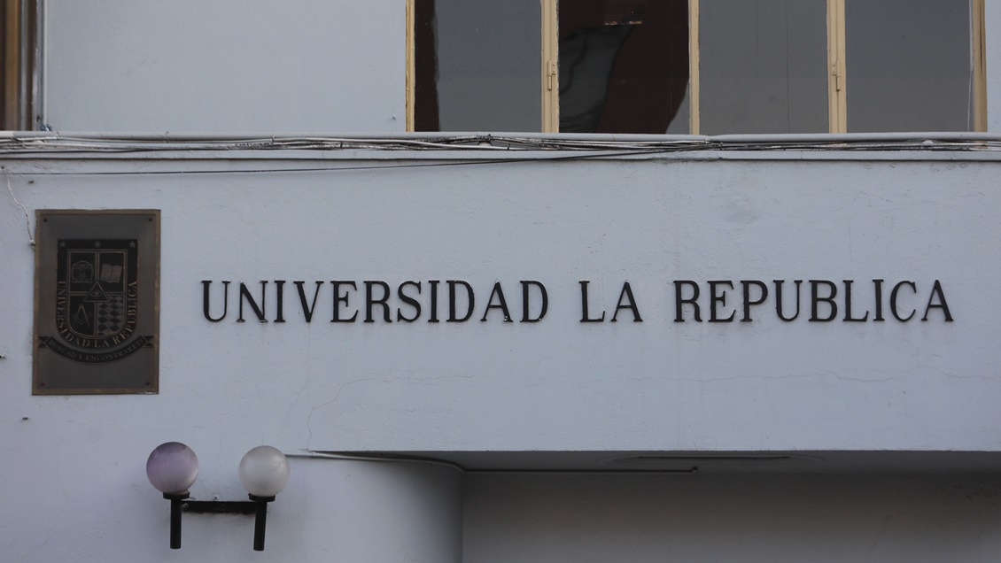 Universidad La República compromete 