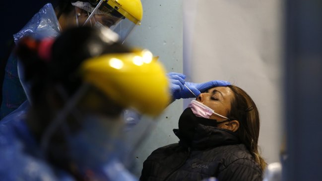 Positividad de test PCR subió al 13,8 por ciento en el país