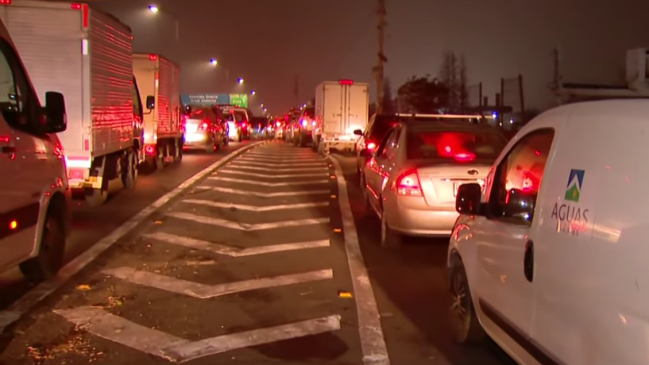 Insólito: Taco kilométrico al terminal pesquero, pese a la cuarentena