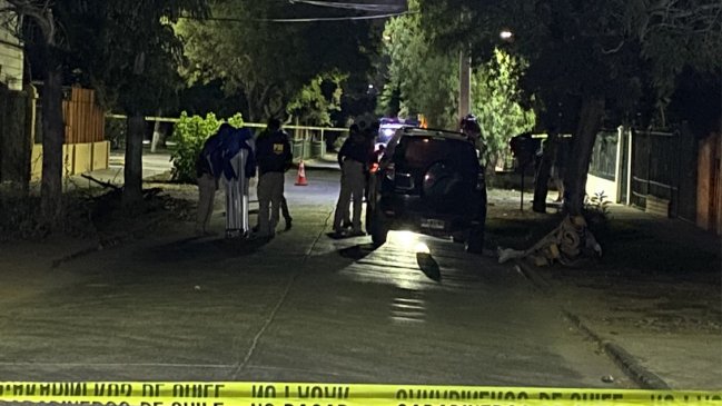 Hallan cuerpo baleado dentro de un auto en La Cisterna