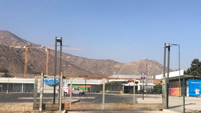 Walmart cerrará temporalmente supermercado Express de Lider en Huechuraba por brote Covid