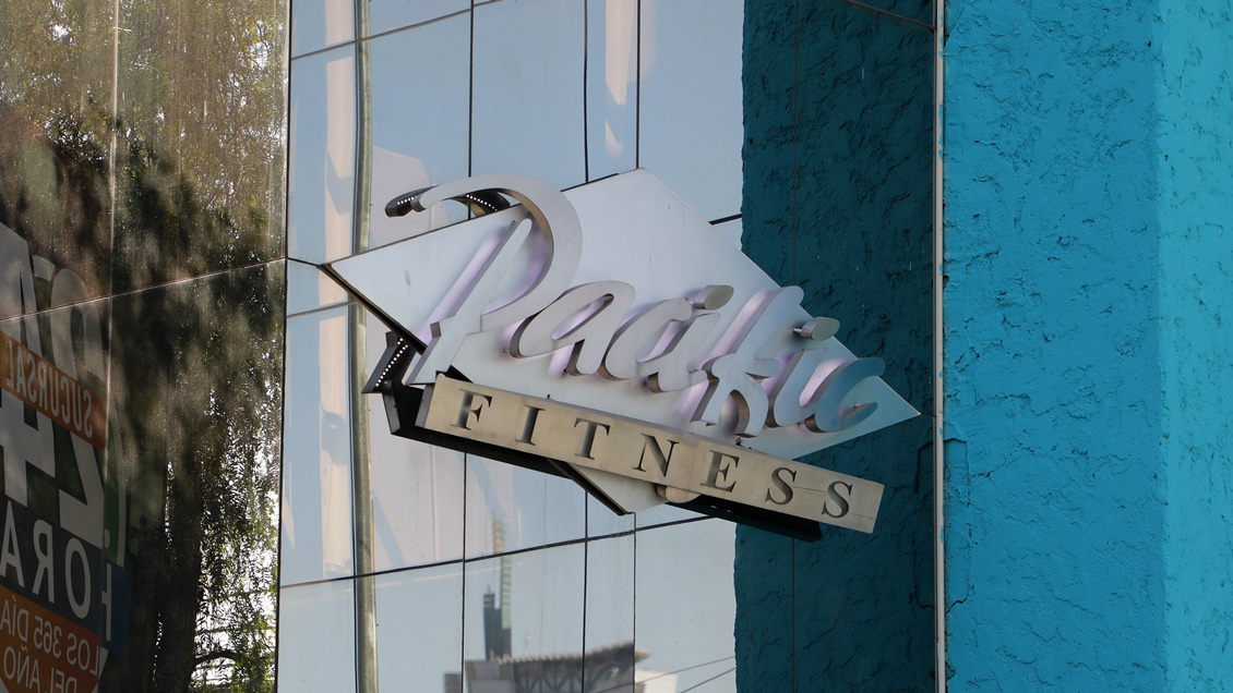 Providencia: Cierran gimnasio que tenía a 14 personas trabajando con permisos falsos