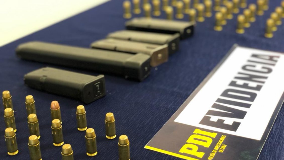 Mujer de 71 años fue detenida con cartuchos y cargadores de subametralladoras en Linares