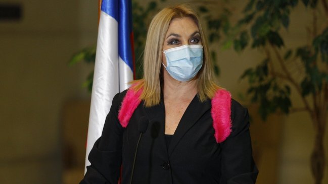 Sorpresa en encuesta Cadem: Pamela Jiles supera a Lavín y Jadue en intención de voto