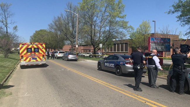 Al menos un muerto y un herido en tiroteo en instituto de secundaria en EEUU