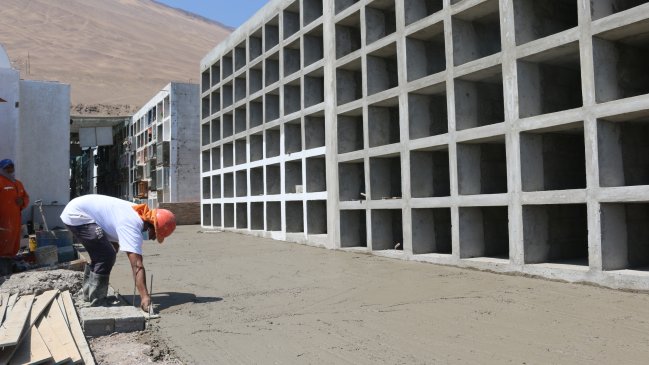 Aceleran construcción de nichos en Cementerio Nº3 de Iquique