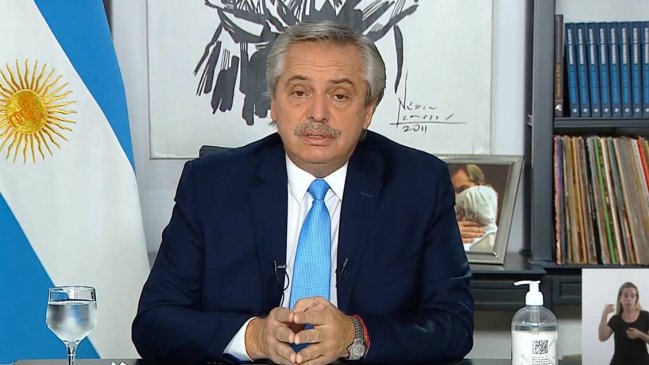 Argentina endurece el toque de queda y vuelve a cerrar las escuelas en Buenos Aires