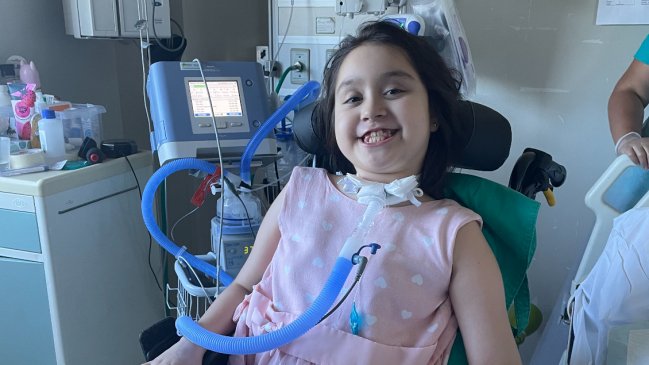 Pese a fallo de la Suprema, Isapre obliga a padres de niña de 9 años a pagar su millonaria cirugía