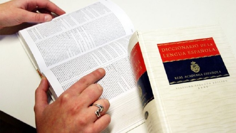La RAE incorporó a su diccionario “covidiota” y otras palabras