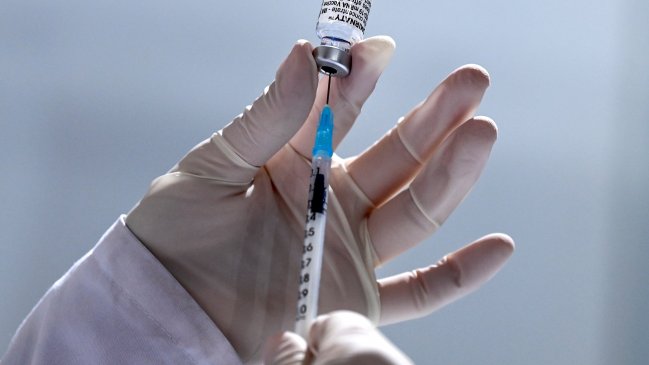 Una dosis de la vacuna Pfizer reduce a casi la mitad la transmisión del Covid