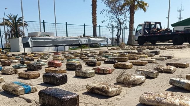 Antofagasta: Sujeto fue descubierto con 441 kilos de droga ocultos en su camión
