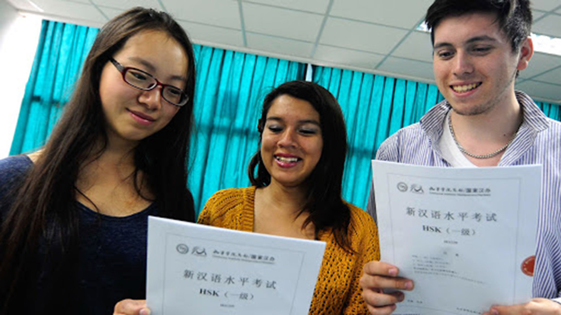 Confucio Santo Tomás realizó por primera vez en Chile examen online de certificación de chino mandarín