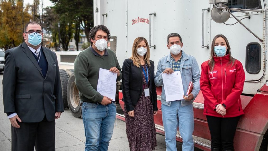 Magallanes: Camioneros deponen bloqueos tras compromiso entre embajadores de Chile y Argentina