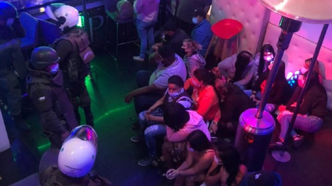 Coquimbo: 28 covidiotas detenidos en pleno carrete clandestino en conocido 