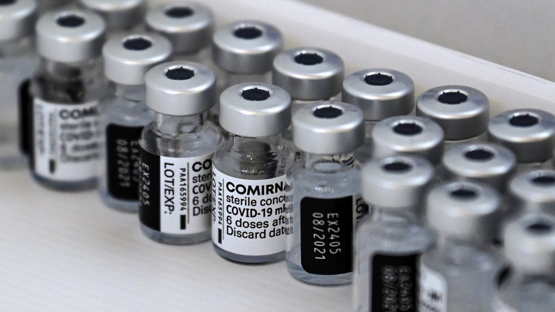 Pfizer pide autorización a Agencia Europea para vacunar a adolescentes