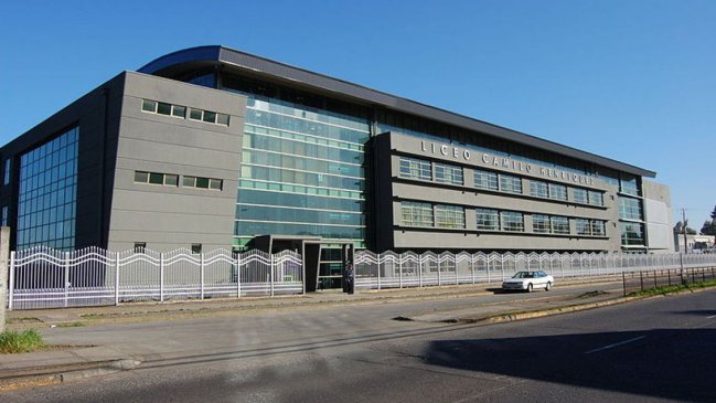 Dueños de liceo de Temuco se querellan contra funcionarios tras casi dos meses de huelga