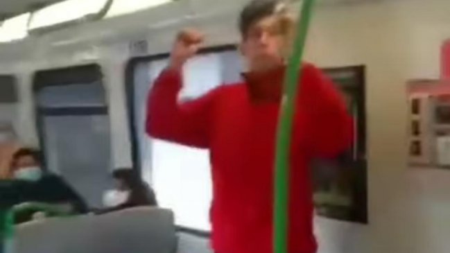Guardia de Metro Valparaíso escupió a un músico al interior de un vagón