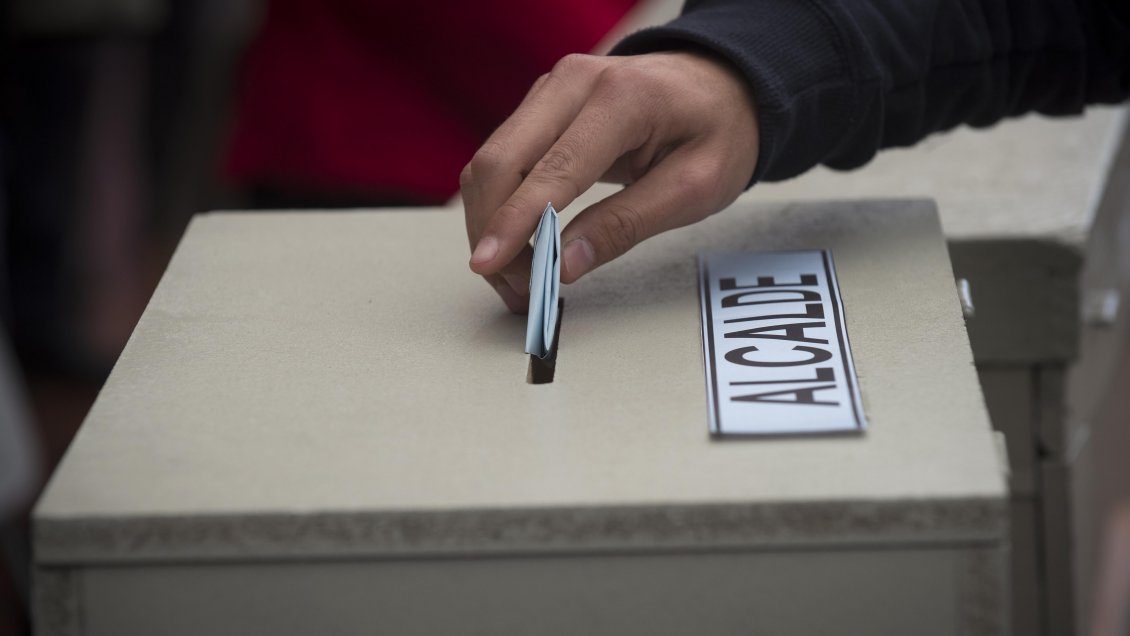 Chile Vamos entrampa el feriado irrenunciable para la mega elección