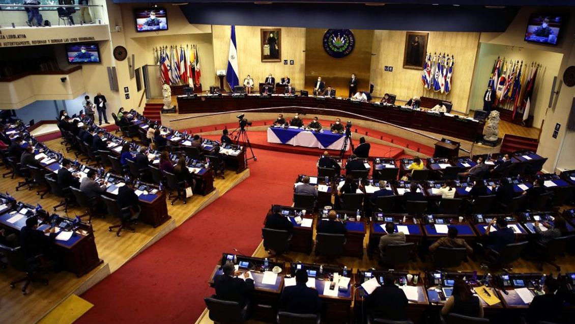 Frei y otros ex presidentes piden a la OEA actuar para preservar la democracia salvadoreña