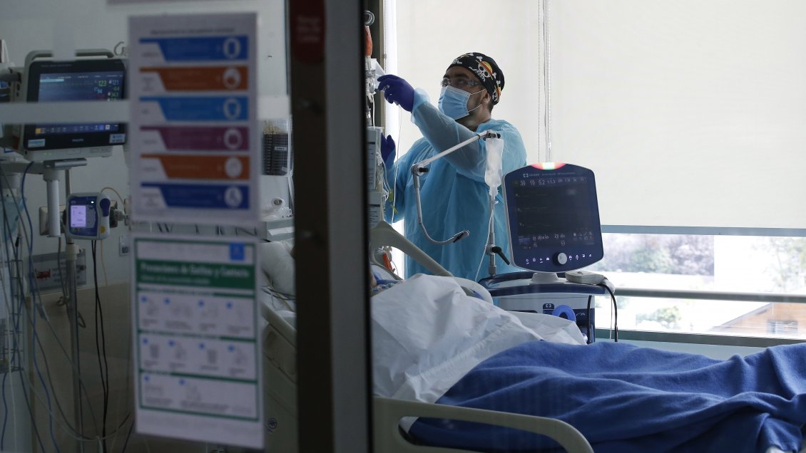 Chile contabiliza 36.406 casos activos: Positividad bajó levemente