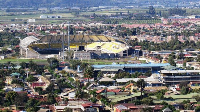 Se busca al dueño: Fajo de dólares fue encontrado en plena calle de Quillota