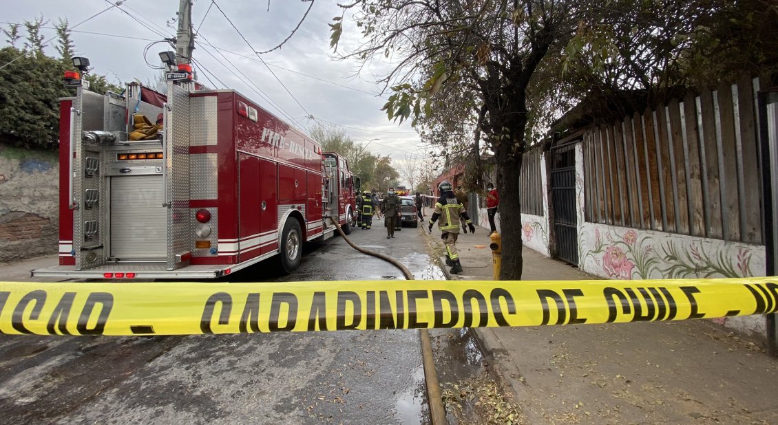 Incendio en Puente Alto: Niña de tres años murió y hermana de 11 está en riesgo vital