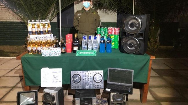 Carabineros detuvo a 14 personas en fiesta clandestina en Pudahuel