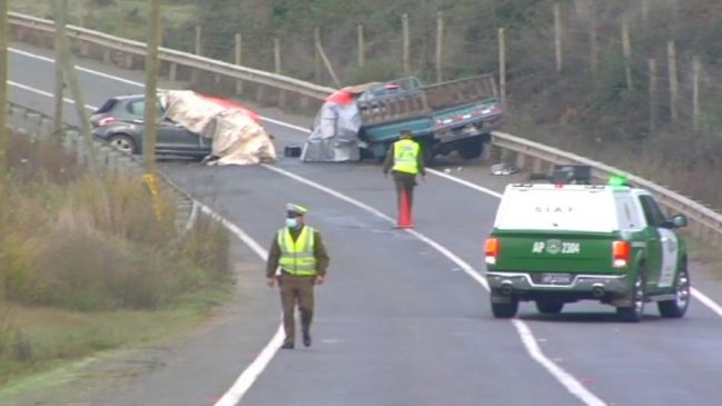 Choque frontal dejó dos fallecidos en Licantén
