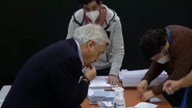 Fotos Usted no lo haga: Sin nombrarlo, se ríen de Piñera ...