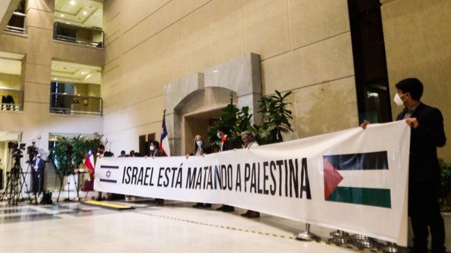 Grupo de senadores llamó a Piñera a emitir queja en contra de Israel