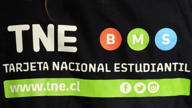 Junaeb llama a revalidar la TNE: Proceso termina el 31 de mayo