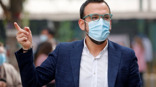 Nueva baja en la carrera presidencial: Pablo Vidal le entrega su apoyo a Paula Narváez