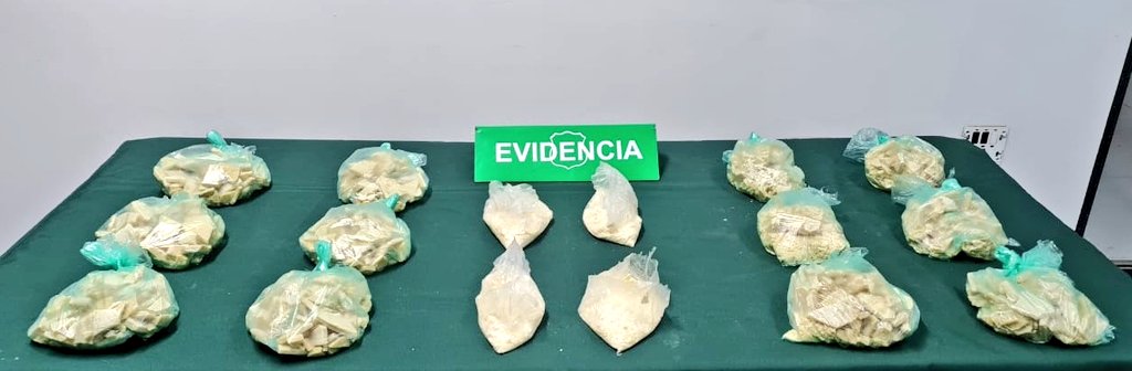 Pasajero fue sorprendido portando 16 bolsas con clorhidrato de cocaína