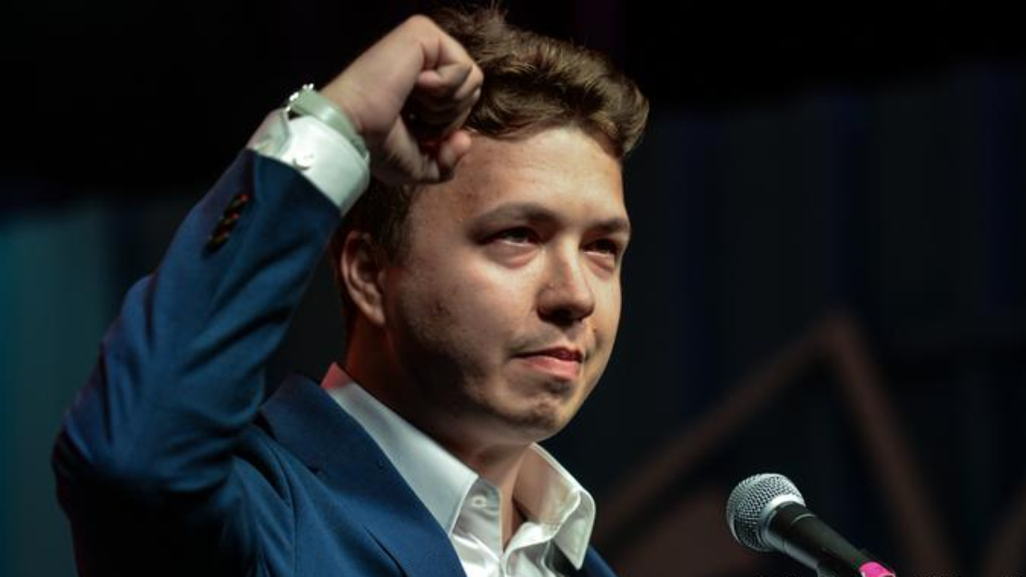 Autoridades bielorrusas arriesgan sanciones tras detener a periodista opositor